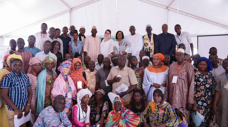 Photo de Famille Nyetaa Baro organisé par Mali-Folkecenter Nyetaa sur l'Artisanat et l'environnement